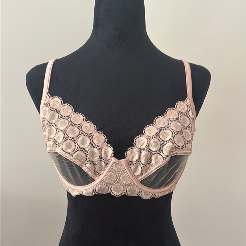 Savage X Fenty Nude Lace Underwire Bra with Scalloped Edges
